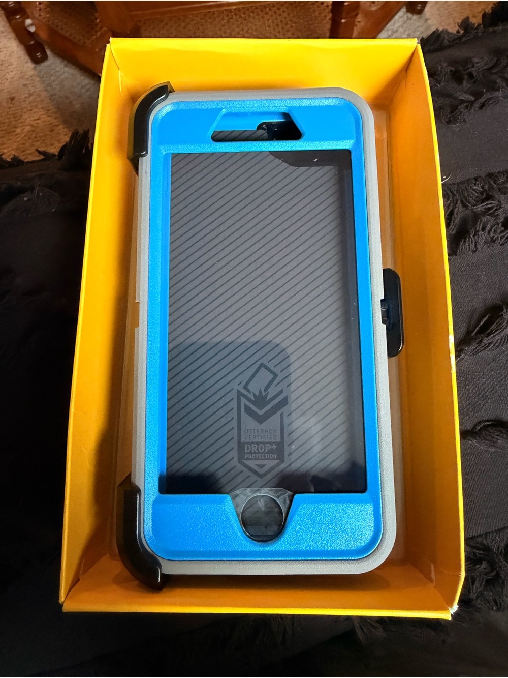 *NWT* Otterbox | Defender Series: Rugged Protection (iphone7/8/se)